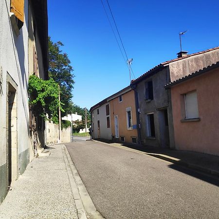 Maison Cosy Et Conviviale, Le B7 Besset Extérieur photo