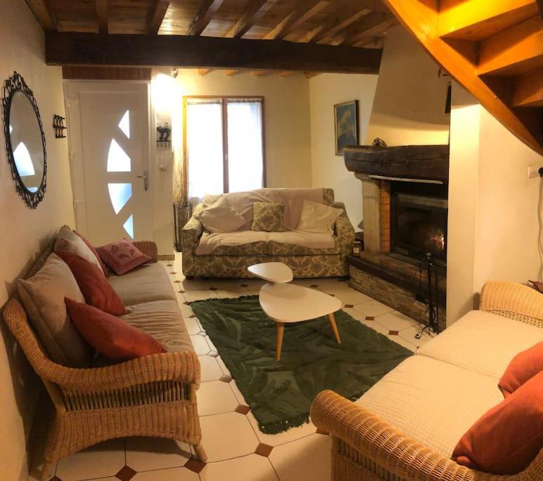 Maison Cosy Et Conviviale, Le B7 Besset Extérieur photo