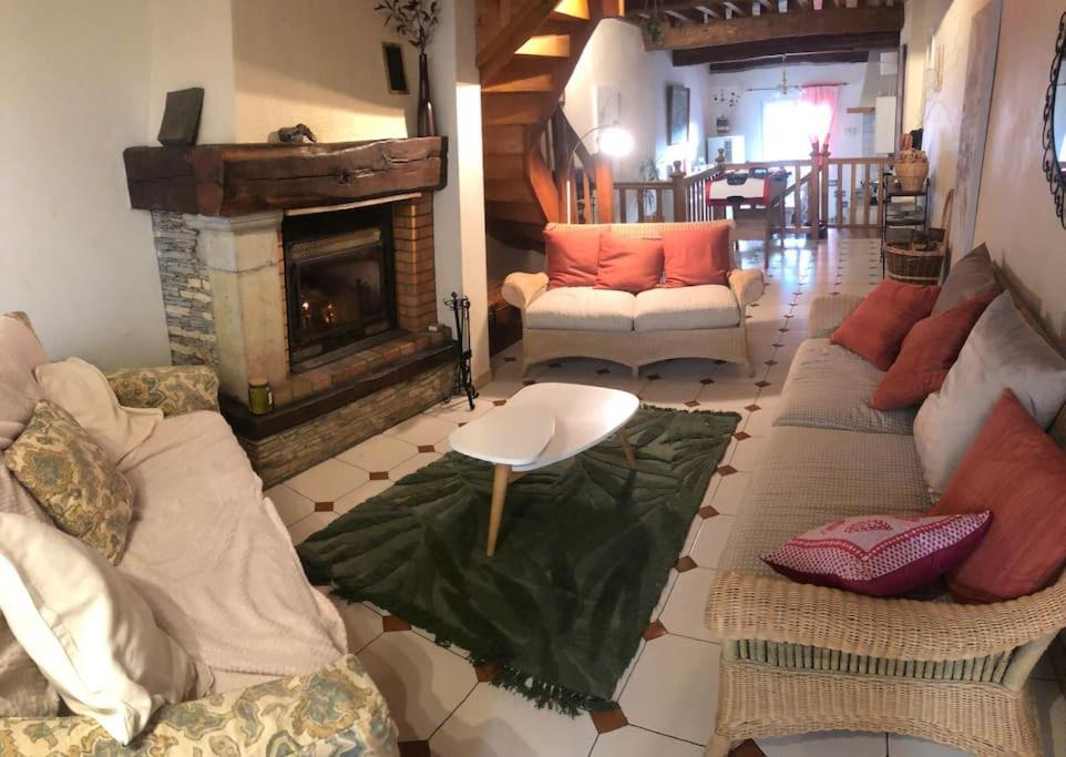 Maison Cosy Et Conviviale, Le B7 Besset Extérieur photo