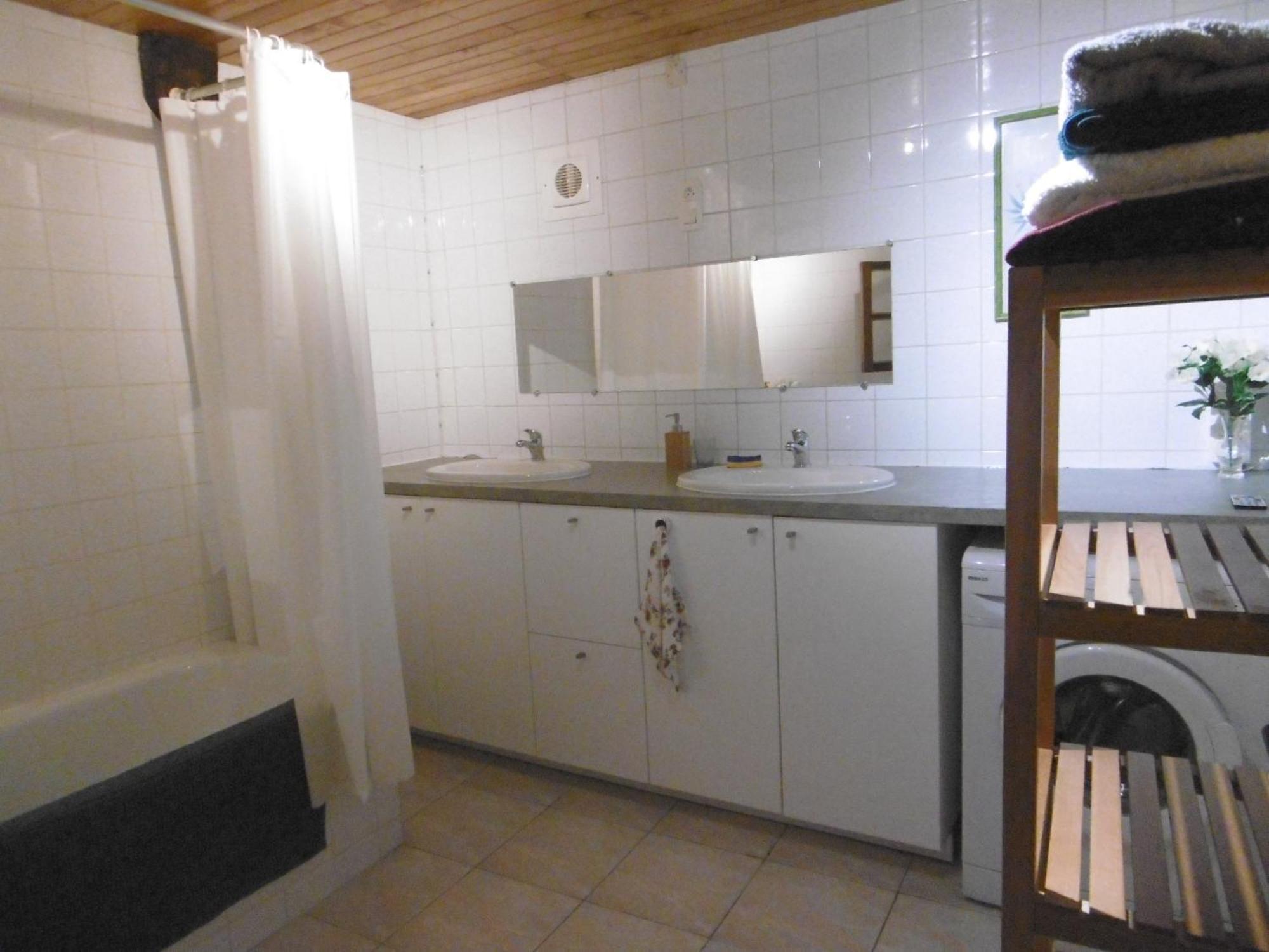 Maison Cosy Et Conviviale, Le B7 Besset Extérieur photo